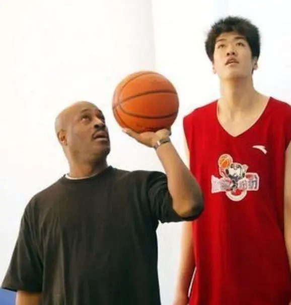 为什么选择智能球衣进行篮球训练_1